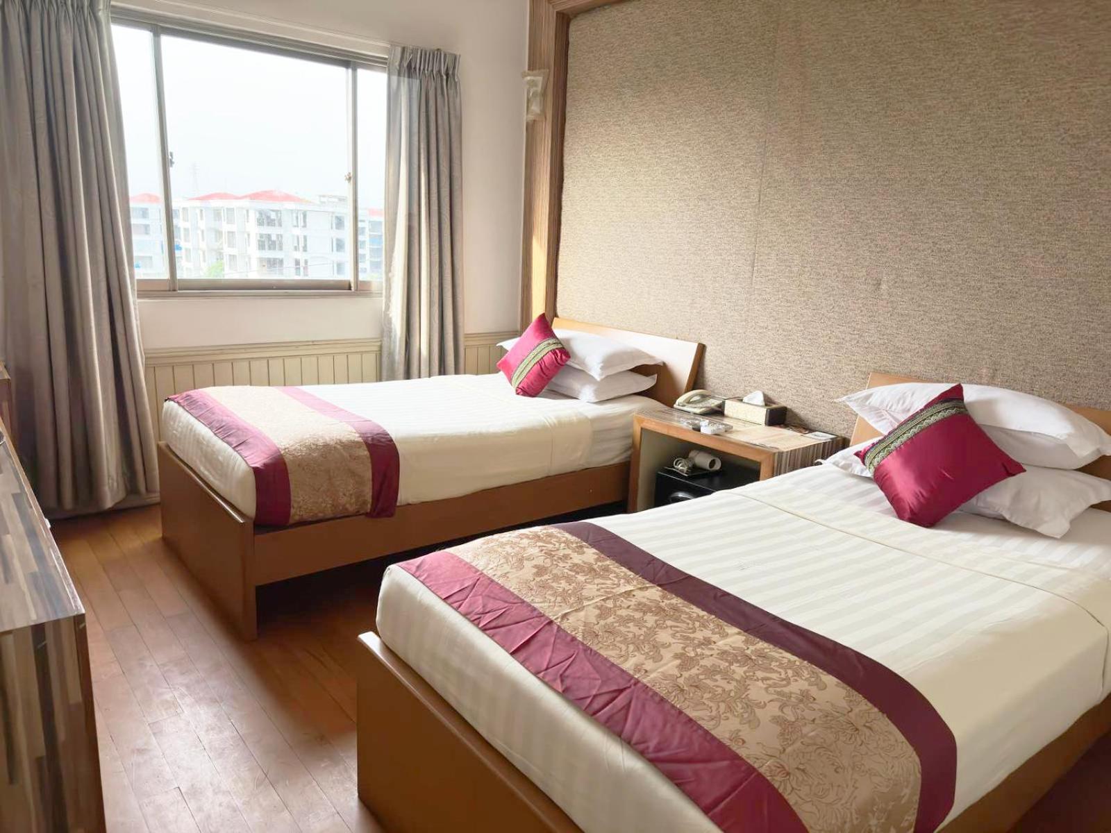 Hotel 63 Янгон Экстерьер фото