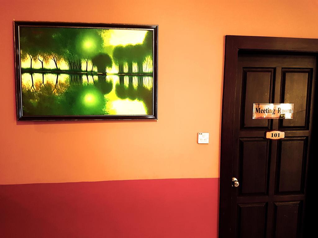 Hotel 63 Янгон Экстерьер фото