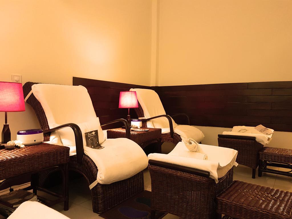 Hotel 63 Янгон Экстерьер фото