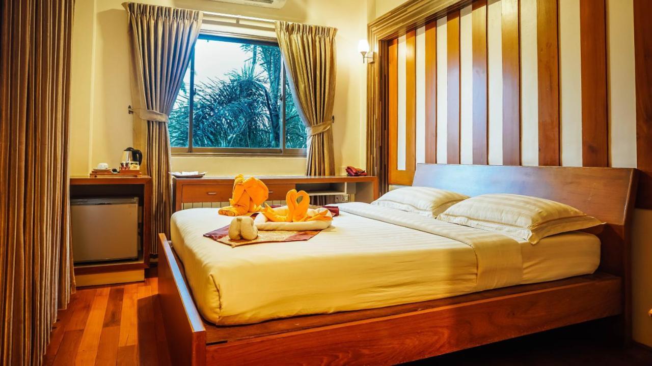 Hotel 63 Янгон Экстерьер фото